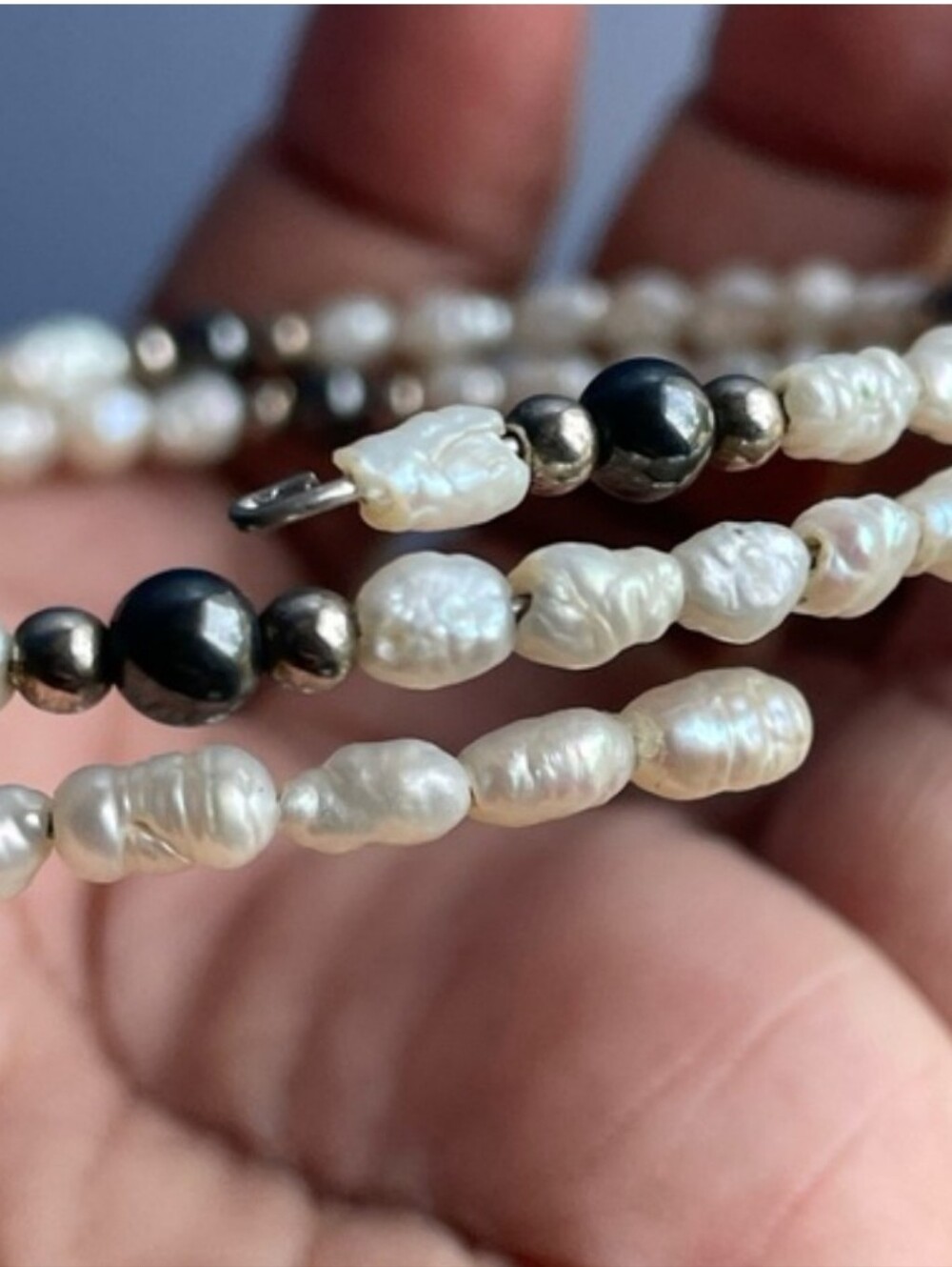 Real! Elegant rice pearl bracelet features lustrous pearls